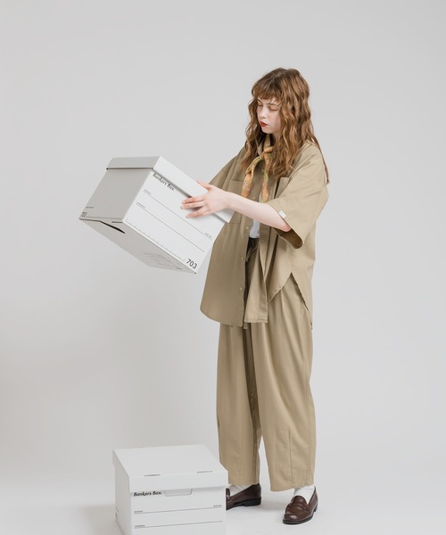 MUHET(ミュエータ)の「【セットアップ可能】コットンリネンシャツ(シャツ/ブラウス・レディース・ブラック/ベージュ/カーキ・SMALL/MEDIUM/X-LARGE)」の3枚目の写真