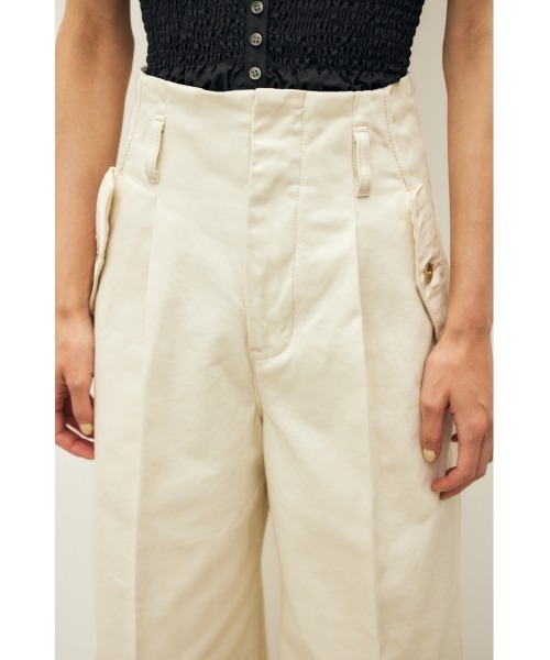 M_（エムアンダーバー）の「【M_】OGC HW TUCK パンツ（デニムパンツ・レディース・アイボリー/ブラック・2/1）」の7枚目の写真