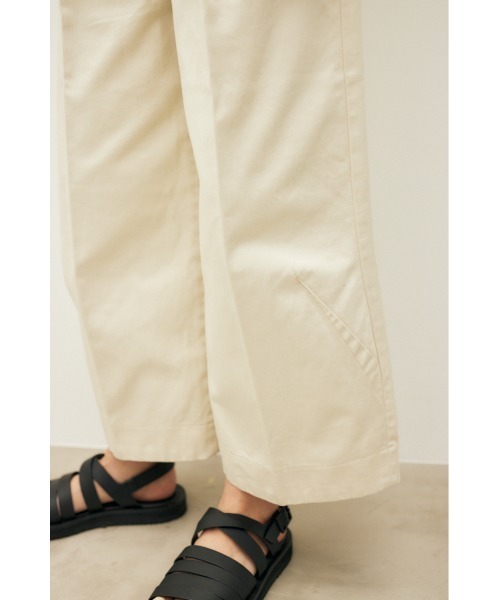 M_（エムアンダーバー）の「【M_】OGC HW TUCK パンツ（デニムパンツ・レディース・アイボリー/ブラック・2/1）」の8枚目の写真