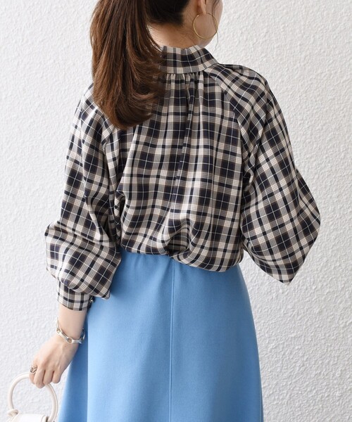 SHIPS(シップス)の「*〈手洗い可能〉2WAYボウタイブラウス◆(シャツ/ブラウス・レディース・ライトグレー/ベージュ/ネイビー/グリーン・ONE SIZE)」の9枚目の写真