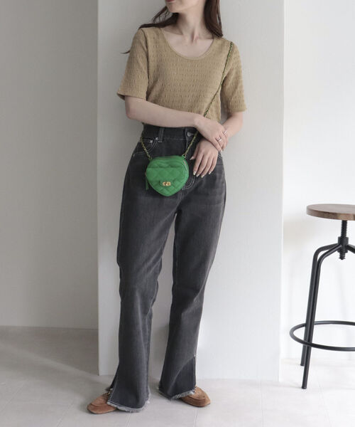 fredy emue（フレディエミュ）の「裾スリットデニム（デニムパンツ・レディース・ブラック/ブルー・38/36）」の18枚目の写真