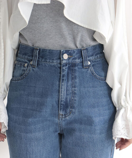 fredy emue（フレディエミュ）の「裾スリットデニム（デニムパンツ・レディース・ブラック/ブルー・38/36）」の19枚目の写真