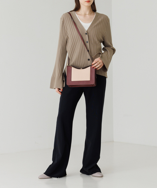 LOWELL things（ロウェル　シングス）の「【BAILA 2022年10月号56P掲載】Trench/レザーフラップショルダーBAG（ショルダーバッグ・レディース・ブラック/ブラウン/ボルドー/アイボリー・フリー）」の9枚目の写真