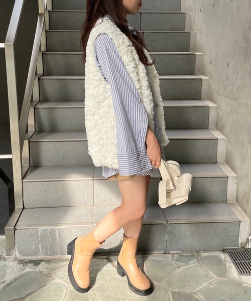 one after another NICE CLAUP（ワンアフターアナザーナイスクラップ）の「袖を外してベストにもなる/フェイクファーマルチWAYコート（ノーカラーコート・レディース・オフホワイト/アイボリー/モカ・FREE）」の12枚目の写真