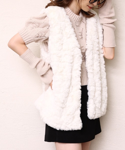 one after another NICE CLAUP（ワンアフターアナザーナイスクラップ）の「袖を外してベストにもなる/フェイクファーマルチWAYコート（ノーカラーコート・レディース・オフホワイト/アイボリー/モカ・FREE）」の18枚目の写真