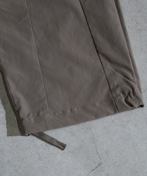 JOHN'S CLOSET（ジョンズクローゼット）の「【3】ポリ撥水 ストレッチ バルーンカーゴパンツ（カーゴパンツ・メンズ・カーキ/ベージュ系その他/ブラック・LARGE/X-LARGE/MEDIUM）」の7枚目の写真