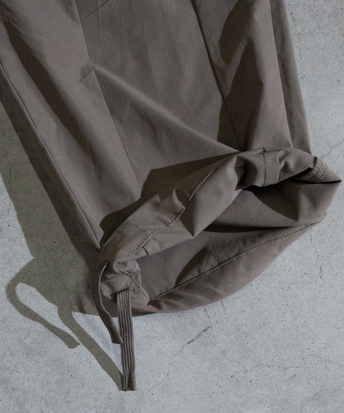 JOHN'S CLOSET（ジョンズクローゼット）の「【3】ポリ撥水 ストレッチ バルーンカーゴパンツ（カーゴパンツ・メンズ・カーキ/ベージュ系その他/ブラック・LARGE/X-LARGE/MEDIUM）」の6枚目の写真