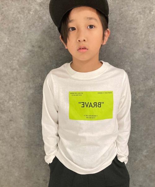 THE CASUAL(カジュアル)の「選べる20カラープリント長袖Tシャツ(Tシャツ/カットソー・キッズ・モカ/カーキ/ホワイト系/ブラック系2/ネイビー系/ブラウン/ベージュ/ホワイト系1/オフホワイト/杢グレー/ベージュ系/ネイビー/ブラック/ブラック系3/ブルー/ホワイト系2/ベージュ系1/ブラック系1/ブラック系/ブラウン系・110cm/120cm/130cm/140cm/150cm/160cm)」の3枚目の写真