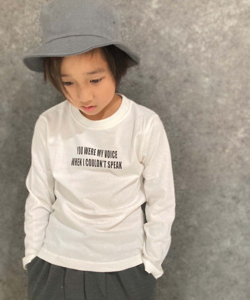 THE CASUAL(カジュアル)の「選べる20カラープリント長袖Tシャツ(Tシャツ/カットソー・キッズ・モカ/カーキ/ホワイト系/ブラック系2/ネイビー系/ブラウン/ベージュ/ホワイト系1/オフホワイト/杢グレー/ベージュ系/ネイビー/ブラック/ブラック系3/ブルー/ホワイト系2/ベージュ系1/ブラック系1/ブラック系/ブラウン系・110cm/120cm/130cm/140cm/150cm/160cm)」の4枚目の写真