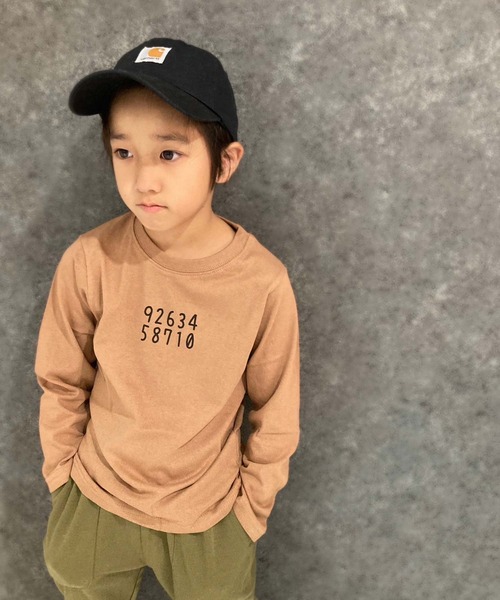 THE CASUAL(カジュアル)の「選べる20カラープリント長袖Tシャツ(Tシャツ/カットソー・キッズ・モカ/カーキ/ホワイト系/ブラック系2/ネイビー系/ブラウン/ベージュ/ホワイト系1/オフホワイト/杢グレー/ベージュ系/ネイビー/ブラック/ブラック系3/ブルー/ホワイト系2/ベージュ系1/ブラック系1/ブラック系/ブラウン系・110cm/120cm/130cm/140cm/150cm/160cm)」の12枚目の写真
