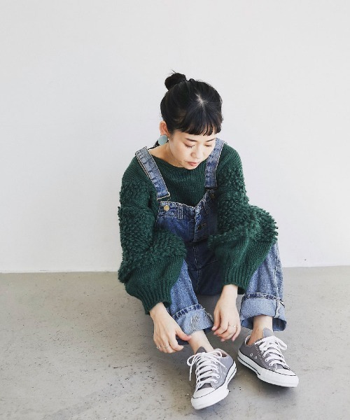 and R（アンドアール）の「ボリュームスリーブニットプルオーバー（ニット/セーター・レディース・グレー・FREE）」の2枚目の写真