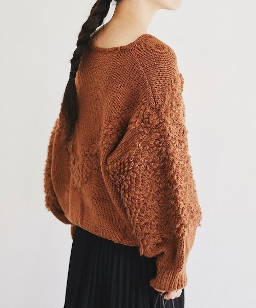 and R（アンドアール）の「ボリュームスリーブニットプルオーバー（ニット/セーター・レディース・グレー・FREE）」の5枚目の写真