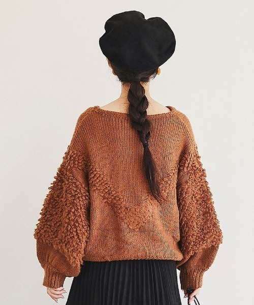 and R（アンドアール）の「ボリュームスリーブニットプルオーバー（ニット/セーター・レディース・グレー・FREE）」の4枚目の写真