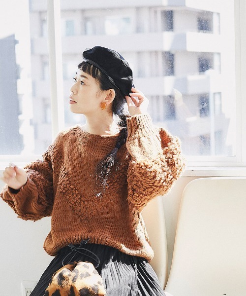 and R（アンドアール）の「ボリュームスリーブニットプルオーバー（ニット/セーター・レディース・グレー・FREE）」の10枚目の写真