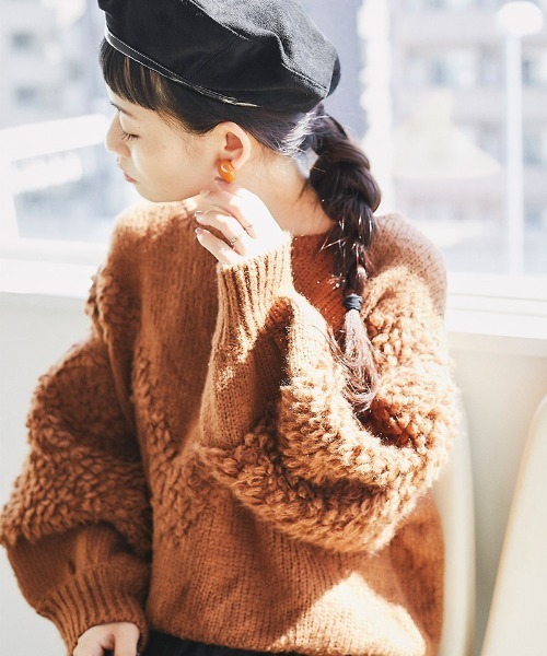 and R（アンドアール）の「ボリュームスリーブニットプルオーバー（ニット/セーター・レディース・グレー・FREE）」の9枚目の写真