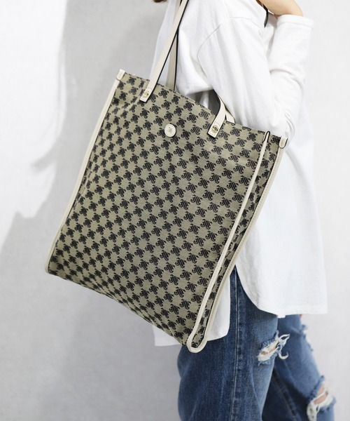 jouetie(ジュエティ)の「【jouetie/ジュエティ】JJモノグラム織り レトロ クラシックラージトートバッグ(トートバッグ・レディース・アイボリー/ブラック/ベージュ/ダークブルー/キャメル・FREE)」の2枚目の写真