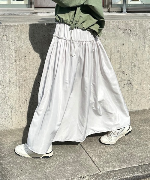 frames RAY CASSIN(フレームスレイカズン)の「WEB限定 ナイロンティアードスカート(スカート・レディース・オフホワイト/ダークブラウン/ライトパープル・FREE)」の16枚目の写真