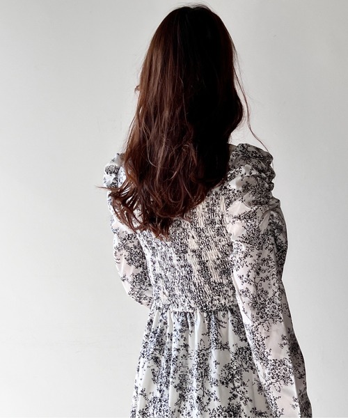 NOMAE（ノーマエ）の「デコルテ2wayシャーリングワンピース（ワンピース・レディース・ライトグレー/ライトブルー/ブラック/ライトピンク・FREE）」の15枚目の写真