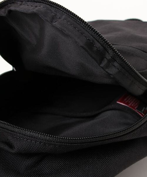 Manhattan Portage(マンハッタンポーテージ)の「Cobble Hill Sling Bag JR(ショルダーバッグ・メンズ・ブラック・X-SMALL)」の16枚目の写真
