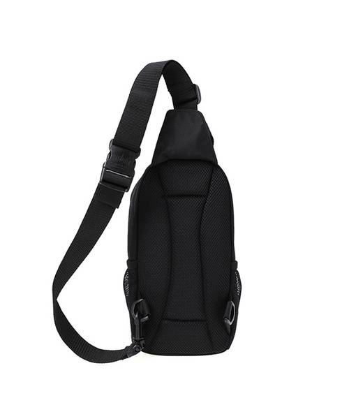 Manhattan Portage(マンハッタンポーテージ)の「Cobble Hill Sling Bag JR(ショルダーバッグ・メンズ・ブラック・X-SMALL)」の4枚目の写真