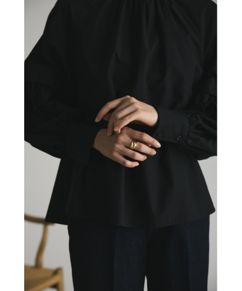 NOBLE シボサテンレイヤースリーブブラウス　ブラック　未使用 前後2WAY】レイヤード風サテンブラウス(ブラウス・シャツ