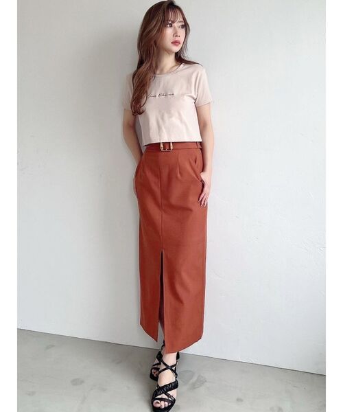 RESEXXY（リゼクシー）の「ポイントロゴ刺繍Tシャツ（Tシャツ/カットソー・レディース・ピンク/ホワイト/ベージュ/ブラック・FREE）」の21枚目の写真