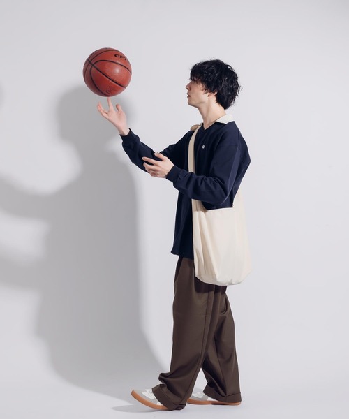MUHET(ミュエータ)の「襟付きVネックロンT(Tシャツ/カットソー・レディース・ネイビー/ライトベージュ・X-LARGE/MEDIUM)」の16枚目の写真