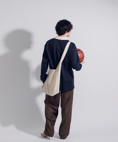MUHET(ミュエータ)の「襟付きVネックロンT(Tシャツ/カットソー・レディース・ネイビー/ライトベージュ・X-LARGE/MEDIUM)」の17枚目の写真