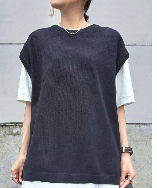 Right-on（ライトオン）の「【PLUS ONE】ミリオンドライカノコベスト（ベスト・メンズ・ブラック/ベージュ/グリーン・M/L/XL）」の2枚目の写真