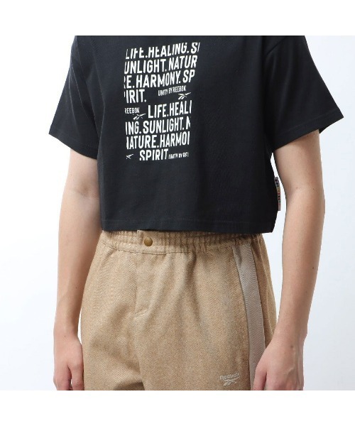 Reebok(リーボック)の「ユニティーグラフィックT / UNITY GRAPHIC TEE(Tシャツ/カットソー・レディース・ブラック・MEDIUM/LARGE/SMALL/X-LARGE/XXX-LARGE/XX-LARGE)」の7枚目の写真