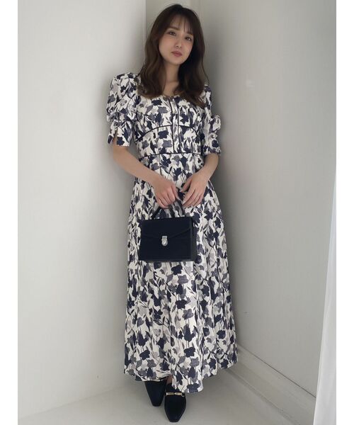 dazzlin（ダズリン）の「メープルフラワーパイピングワンピース（ワンピース・レディース・レッド/グレー/ブラック・MEDIUM/SMALL）」の4枚目の写真