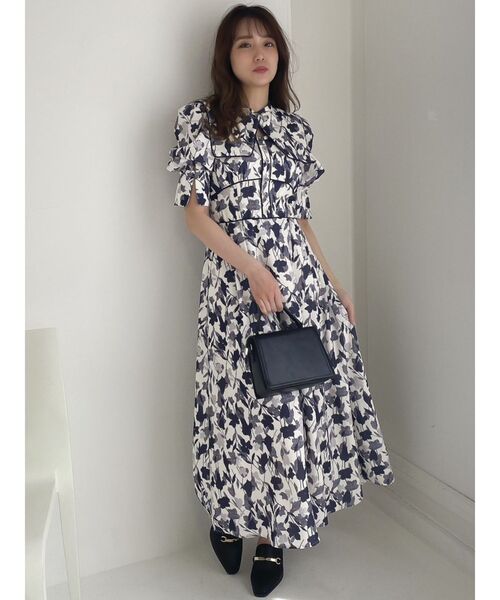 dazzlin（ダズリン）の「メープルフラワーパイピングワンピース（ワンピース・レディース・レッド/グレー/ブラック・MEDIUM/SMALL）」の5枚目の写真