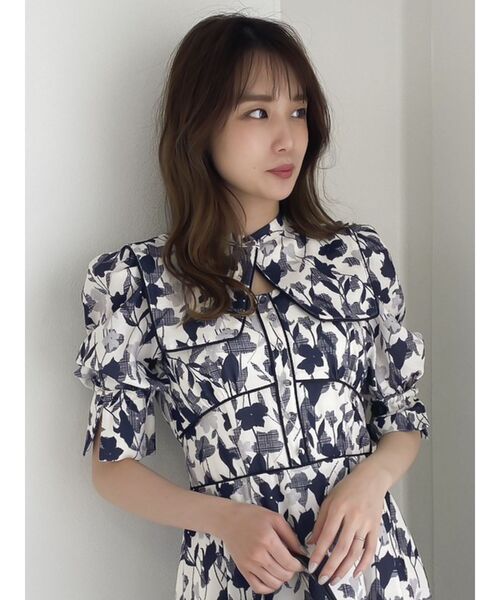 dazzlin（ダズリン）の「メープルフラワーパイピングワンピース（ワンピース・レディース・レッド/グレー/ブラック・MEDIUM/SMALL）」の8枚目の写真