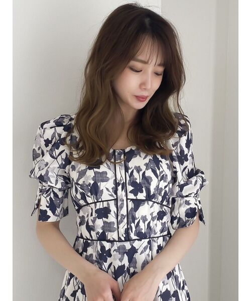 dazzlin（ダズリン）の「メープルフラワーパイピングワンピース（ワンピース・レディース・レッド/グレー/ブラック・MEDIUM/SMALL）」の13枚目の写真