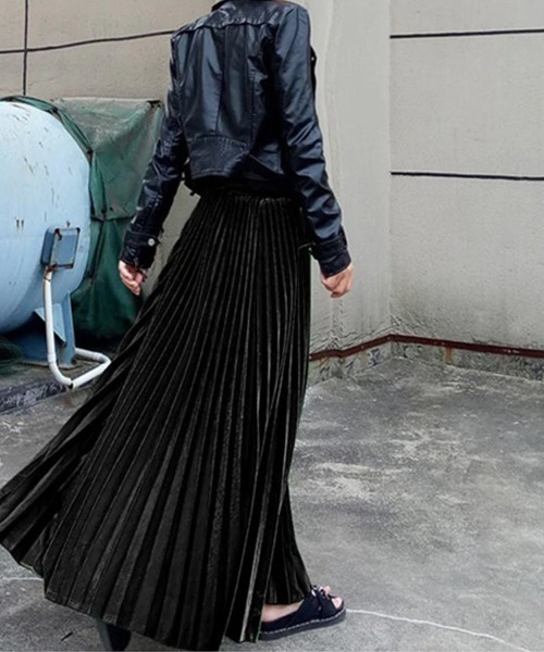 COCOMOMO（ココモモ）の「ベロア プリーツ ロング フレア スカート（スカート・レディース・ライトブラウン/ブラック/アイボリー/グリーン・FREE）」の2枚目の写真