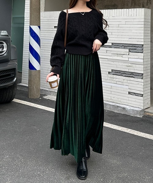 COCOMOMO（ココモモ）の「ベロア プリーツ ロング フレア スカート