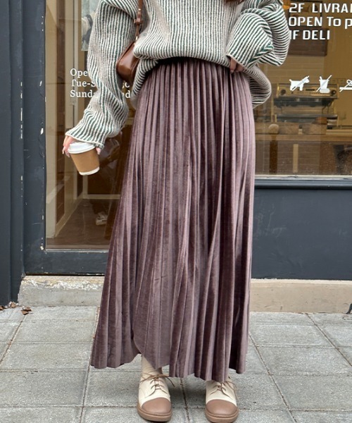 COCOMOMO（ココモモ）の「ベロア プリーツ ロング フレア スカート（スカート・レディース・ライトブラウン/ブラック/アイボリー/グリーン・FREE）」の8枚目の写真