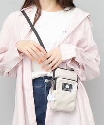 撥水ナイロン 軽量 ネック スマホ対応 マルチショルダー