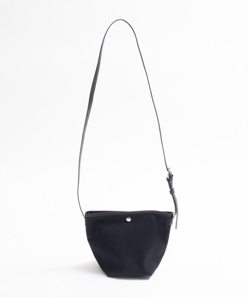 Arnold Palmer（アーノルドパーマー）の「2WAY シェア サコッシュ（ショルダーバッグ・レディース・ブラック/ベージュ/ブルー/アイボリー・F）」の9枚目の写真