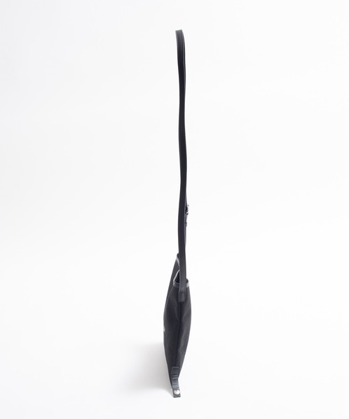 Arnold Palmer（アーノルドパーマー）の「2WAY シェア サコッシュ（ショルダーバッグ・レディース・ブラック/ベージュ/ブルー/アイボリー・F）」の7枚目の写真