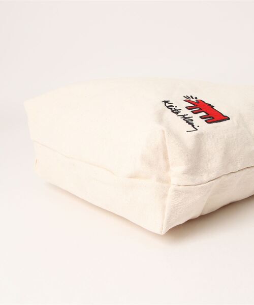 Keith Haring(キース・ヘリング)の「【Keith Haring/キースヘリング】キャンバス 刺繍ロゴ サコッシュ / ショルダーバッグ(ショルダーバッグ・メンズ・ブラック/ブラック系その他/ホワイト系その他/ホワイト・FREE)」の6枚目の写真