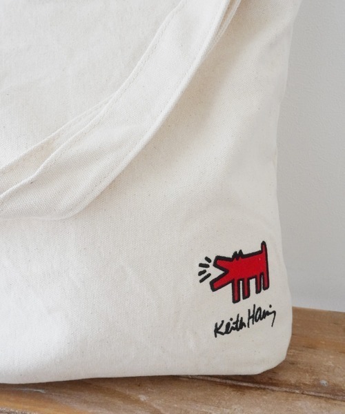 Keith Haring(キース・ヘリング)の「【Keith Haring/キースヘリング】キャンバス 刺繍ロゴ サコッシュ / ショルダーバッグ(ショルダーバッグ・メンズ・ブラック/ブラック系その他/ホワイト系その他/ホワイト・FREE)」の9枚目の写真