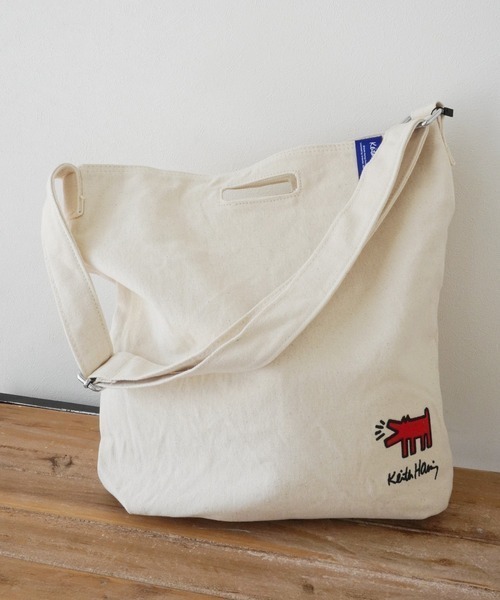 Keith Haring(キース・ヘリング)の「【Keith Haring/キースヘリング】キャンバス 刺繍ロゴ サコッシュ / ショルダーバッグ(ショルダーバッグ・メンズ・ブラック/ブラック系その他/ホワイト系その他/ホワイト・FREE)」の18枚目の写真