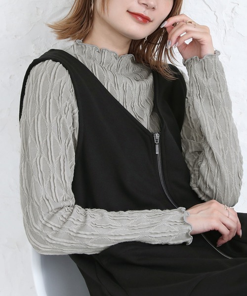 n'OrLABEL(ノアールレーベル)の「『ウェーブハイネックカットソー』(Tシャツ/カットソー・レディース・ライトグレー/ブラック/アイボリー/ダークブラウン・1/2)」の3枚目の写真