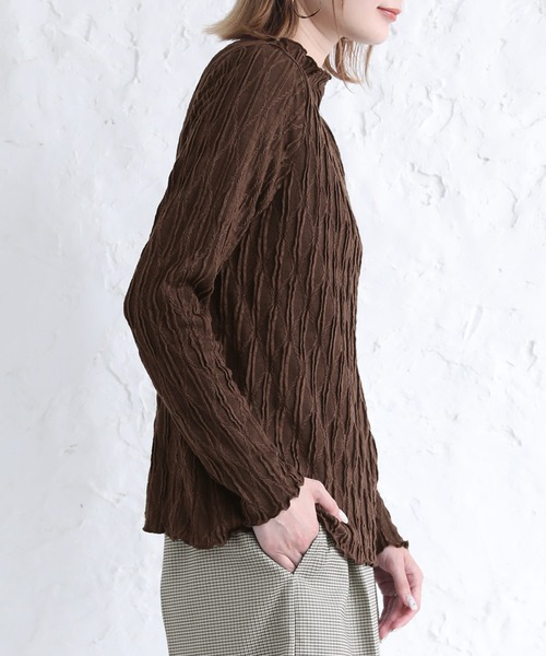 n'OrLABEL(ノアールレーベル)の「『ウェーブハイネックカットソー』(Tシャツ/カットソー・レディース・ライトグレー/ブラック/アイボリー/ダークブラウン・1/2)」の6枚目の写真