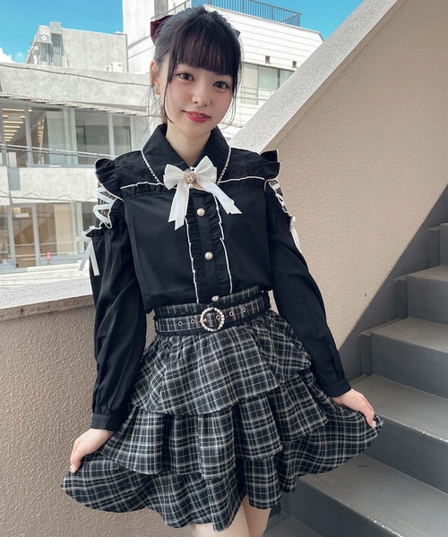 ROJITA(ロジータ)の「袖レースアップ配色カラーブラウス(シャツ/ブラウス・レディース・ピンク/ホワイト/ブラック・FREE)」の8枚目の写真