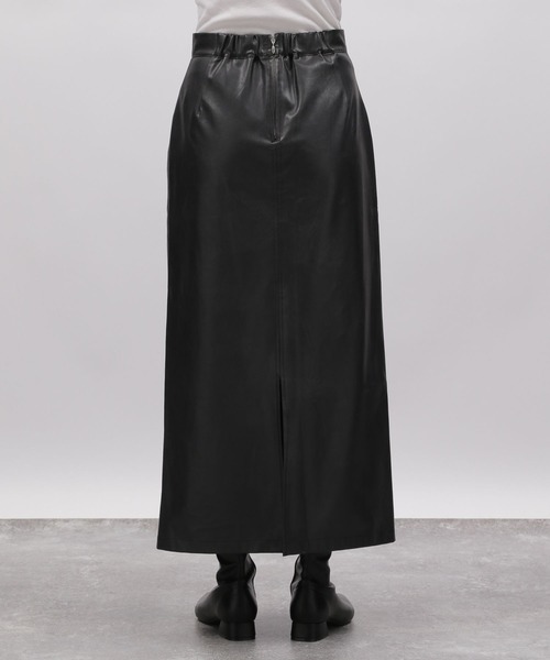 LAKOLE（ラコレ）の「エコレザーナロースカート / 989447（スカート・レディース・ブラック/グレイッシュベージュ・SMALL/MEDIUM）」の15枚目の写真