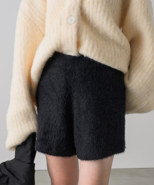 NEUNA(ヌナ)の「シャギーショートパンツ(その他パンツ・レディース・グレー/アイボリー/ブラック・FREE)」の1枚目の写真