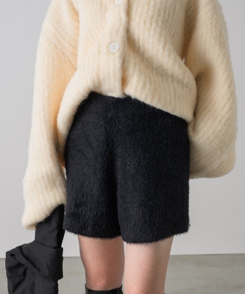 NEUNA(ヌナ)の「シャギーショートパンツ(その他パンツ・レディース・グレー/アイボリー/ブラック・FREE)」の11枚目の写真