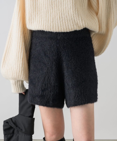 NEUNA(ヌナ)の「シャギーショートパンツ(その他パンツ・レディース・グレー/アイボリー/ブラック・FREE)」の12枚目の写真